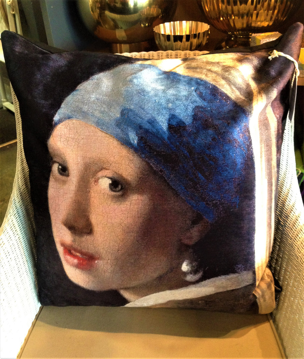 Large cushion with face print. Girl with a Pearl Earring by Vermeer.
